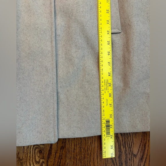 London Fog Wool Blend Mid Length Pea Coat Women’s Size XL
Color: Oatmeal Tan - Picture 8 of 10